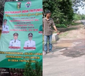 Kades Tritunggal Pasang Baleho Ucapan Terimaksih,Bangunan Lataston Baru Selesai Sudah Rusak