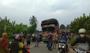 Ayah Meninggal Dunia Akibat Laka Lantas di jalan lintas Timur Di Kecamatan Way Jepara