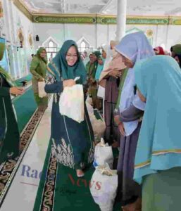 Emak-Emak di Brabasan Senang Bukber Puasa Dengan Elfianah Khamami