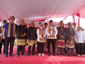 Pasangan calon Bupati dan Wakil Bupati Lamtim Mendaftar ke KPU