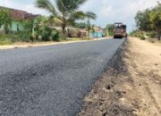 KEMBALI LAGI PROYEK LATASTON DIDUDUGA DI KERJAKAN TIDAK SESUAI DENGAN RAB, DARI DINAS PUTR LAMTIM