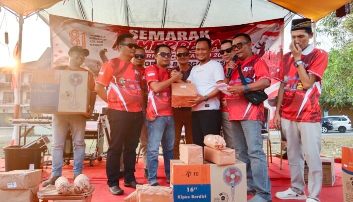 MERIAH,..BAGI BAGIKAN DORPREZ DELAPAN ORGANISASI PERS LAMPUNG TIMUR HUT RI KE 81
